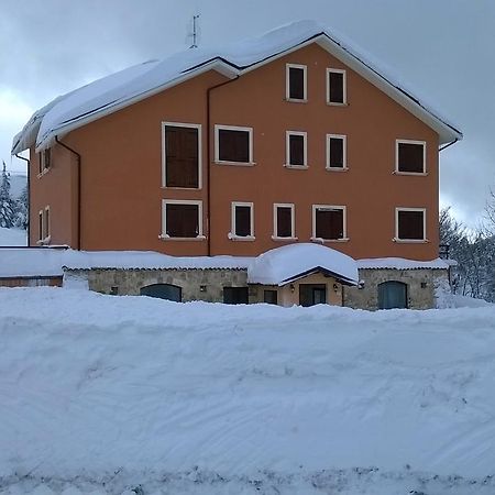 Hotel Il Ghiro Ovindoli Bagian luar foto