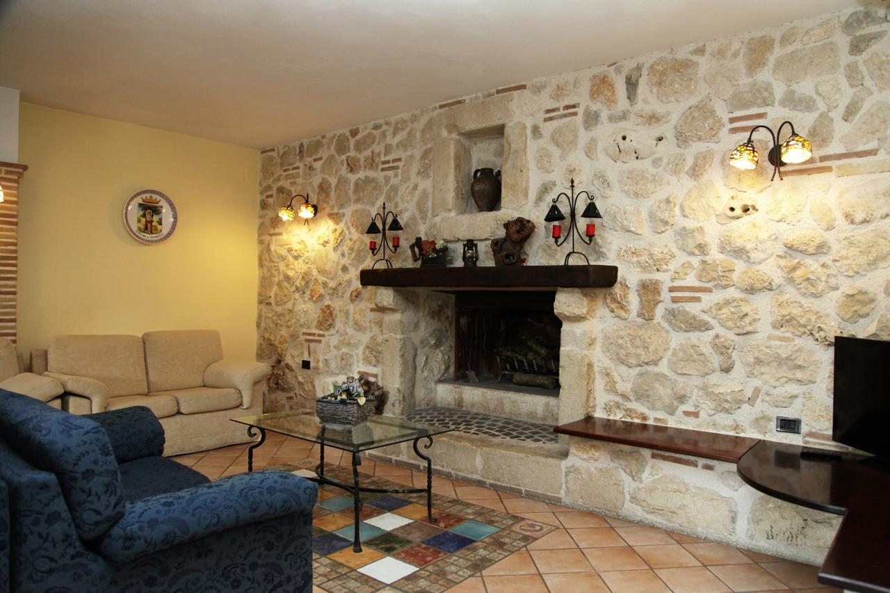 Hotel Il Ghiro Ovindoli Bagian luar foto